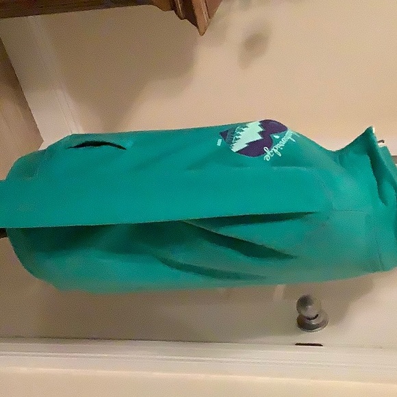 Female’s medium green sweatshirt. NWOT. - Picture 2 of 11